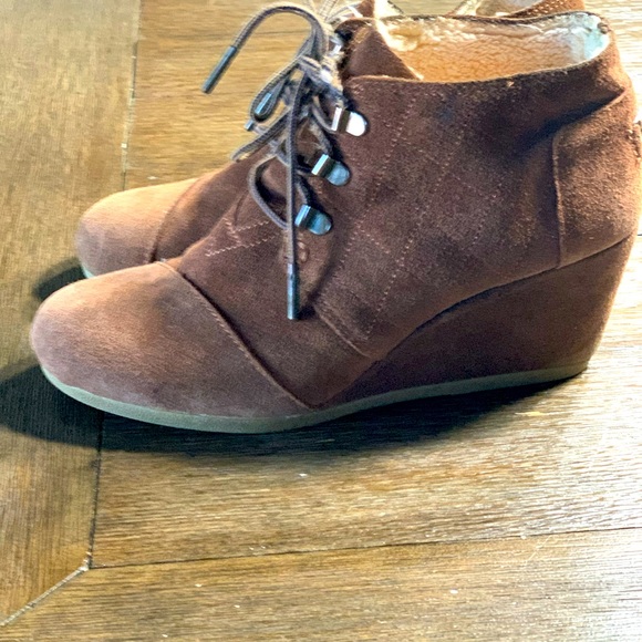 Toms booties. 7.5 - Picture 5 of 9